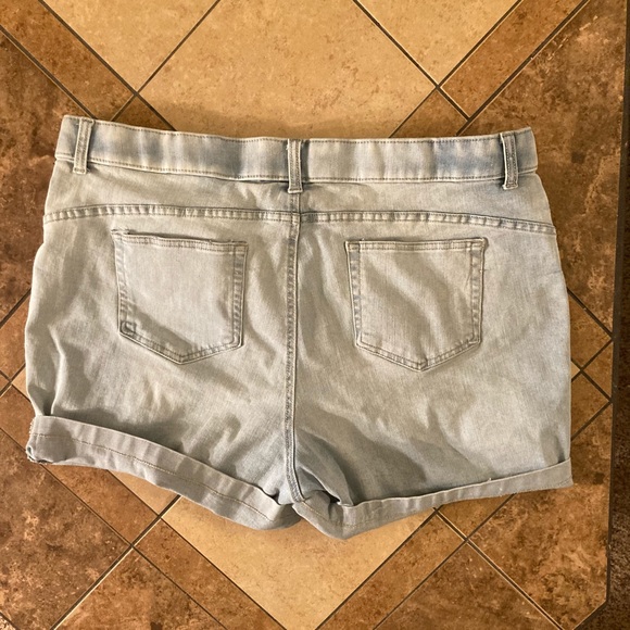 Terra and Sky jean shorts - Picture 5 of 8